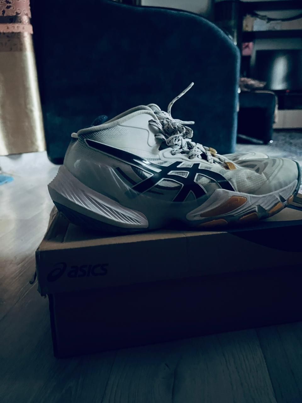Asics кросовкий 40размер