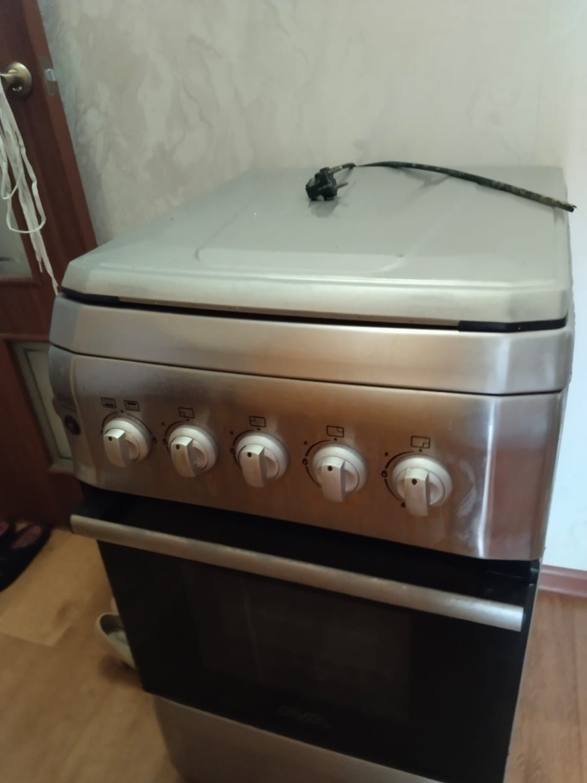 Продам газовую плиту