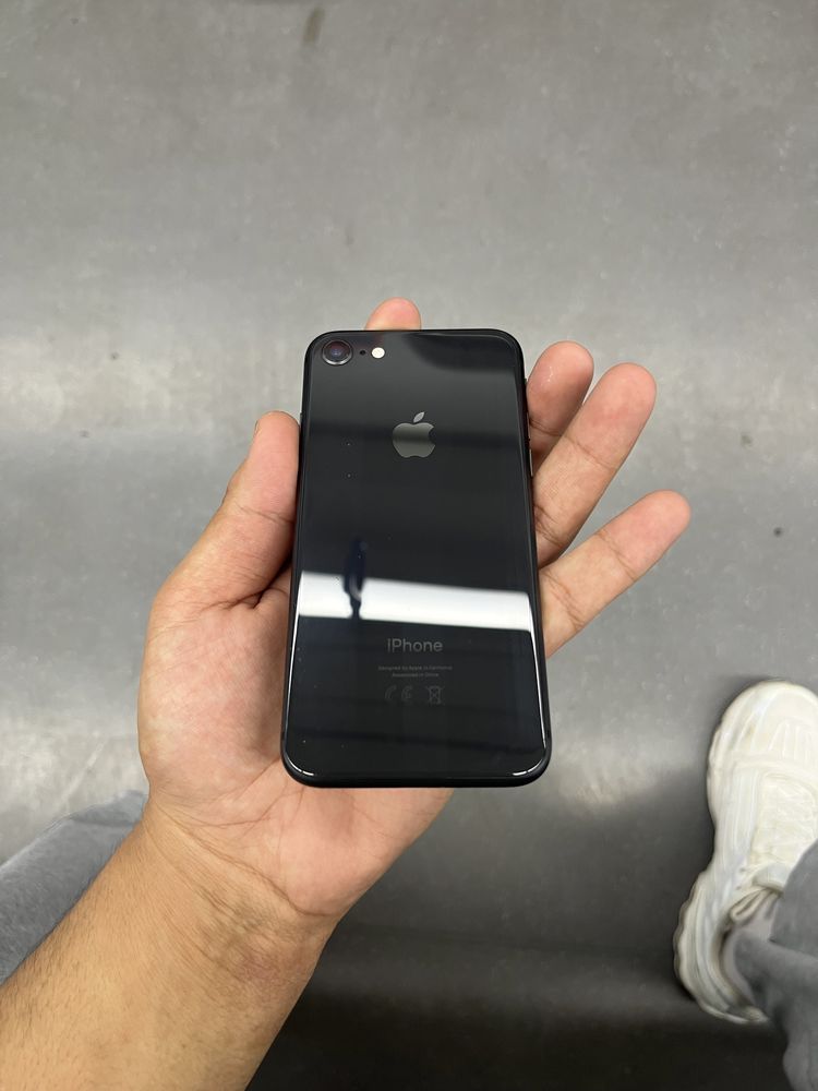 Продается Iphone 8