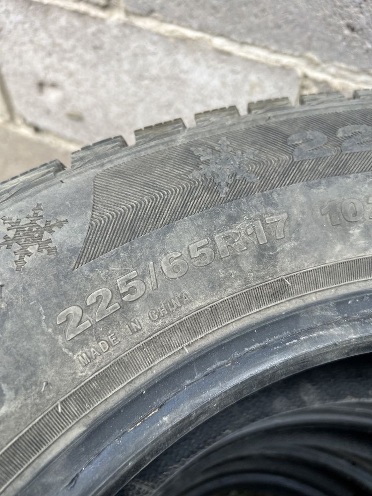 Зимняя резина 225/65/17