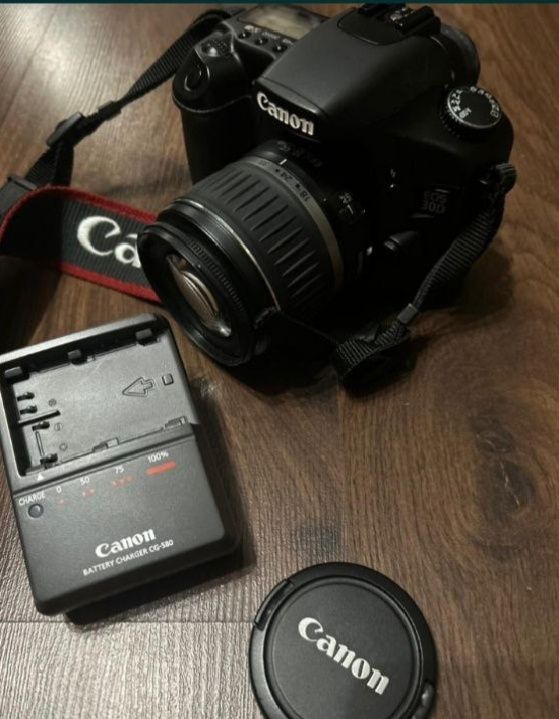 Срочно продаю фотоопарат  Canon EOS30D