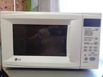 Продам микроволновую печь LG MB - 4042H