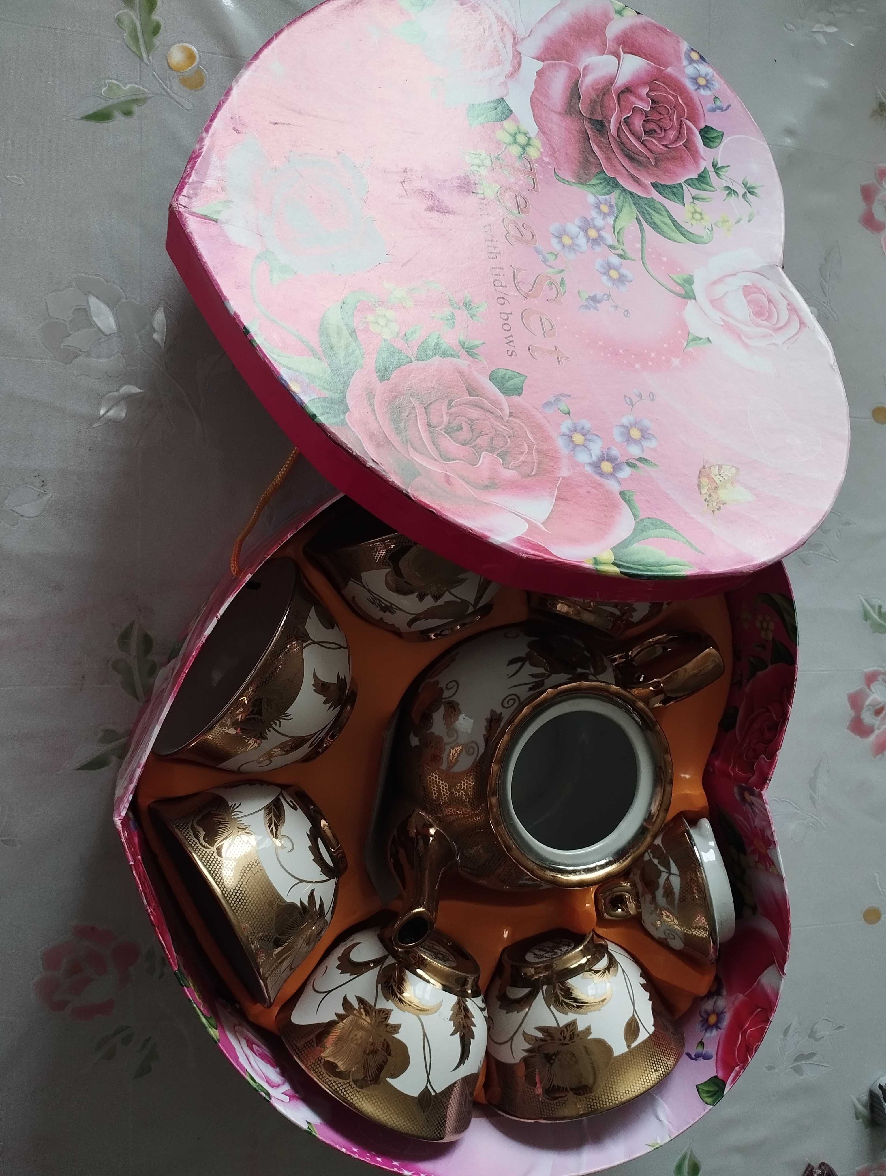 Шай құралы,  6 кесе,  чайник