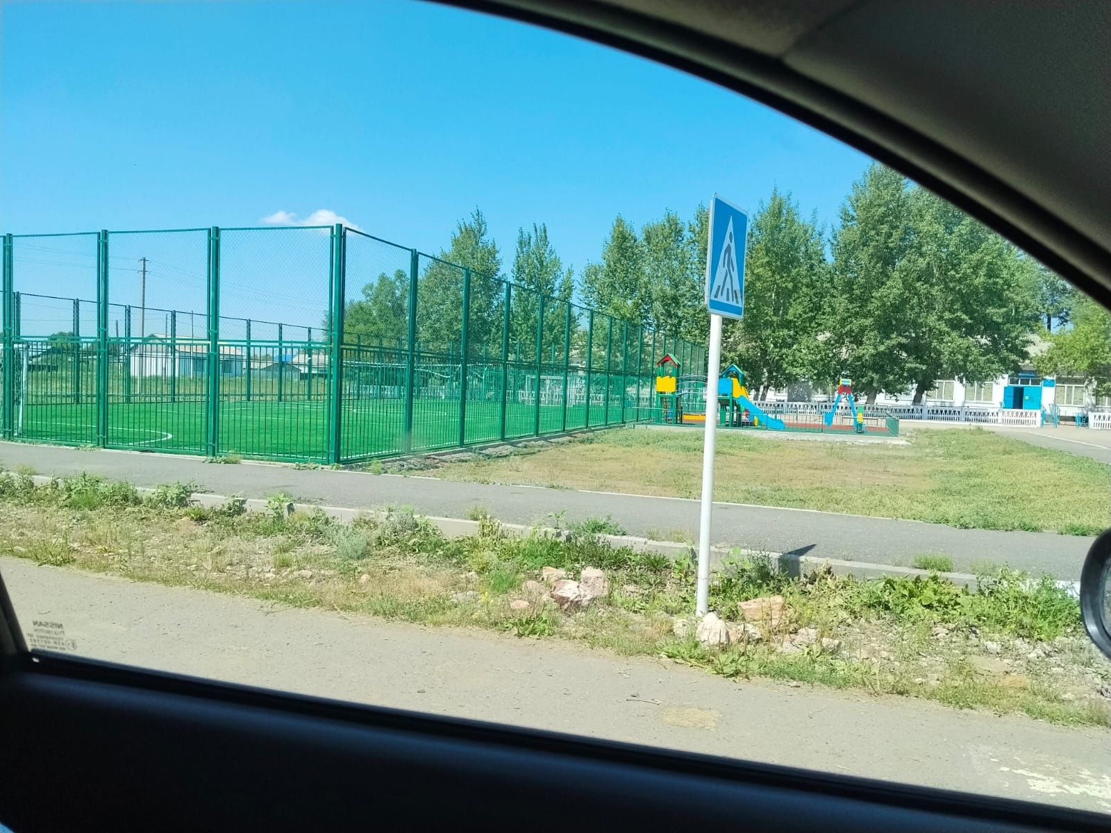 Продам дом, с хоз постройками и 20 соток земли
