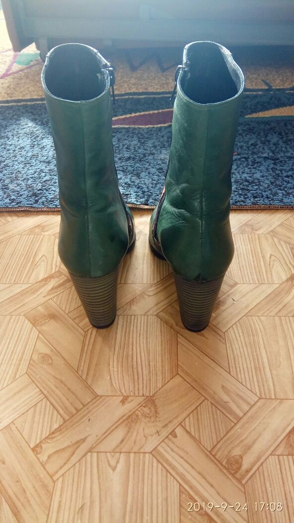Продам осенние ботиночки