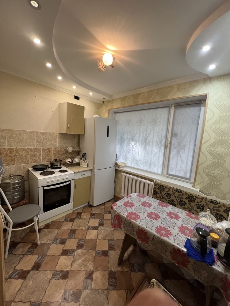 Продам 2-х комнатную квартиру на 5Б мкр.