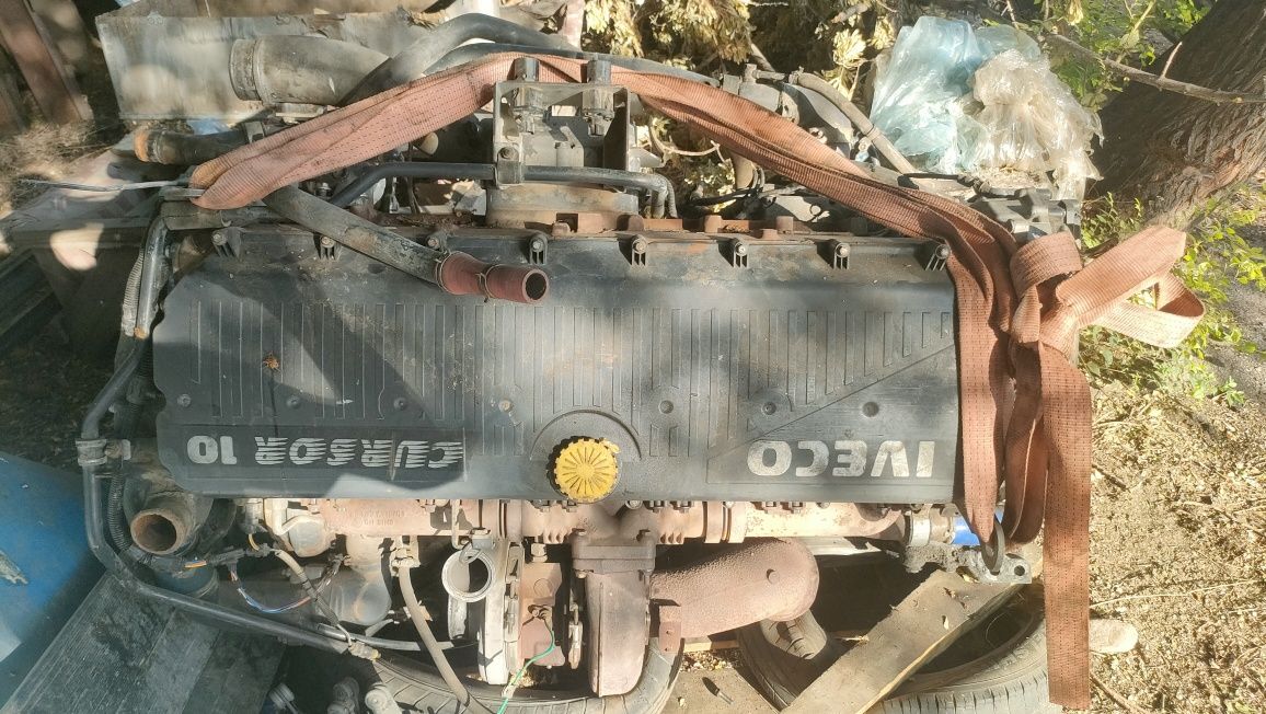двигатель IVECO STRAKIS2010
