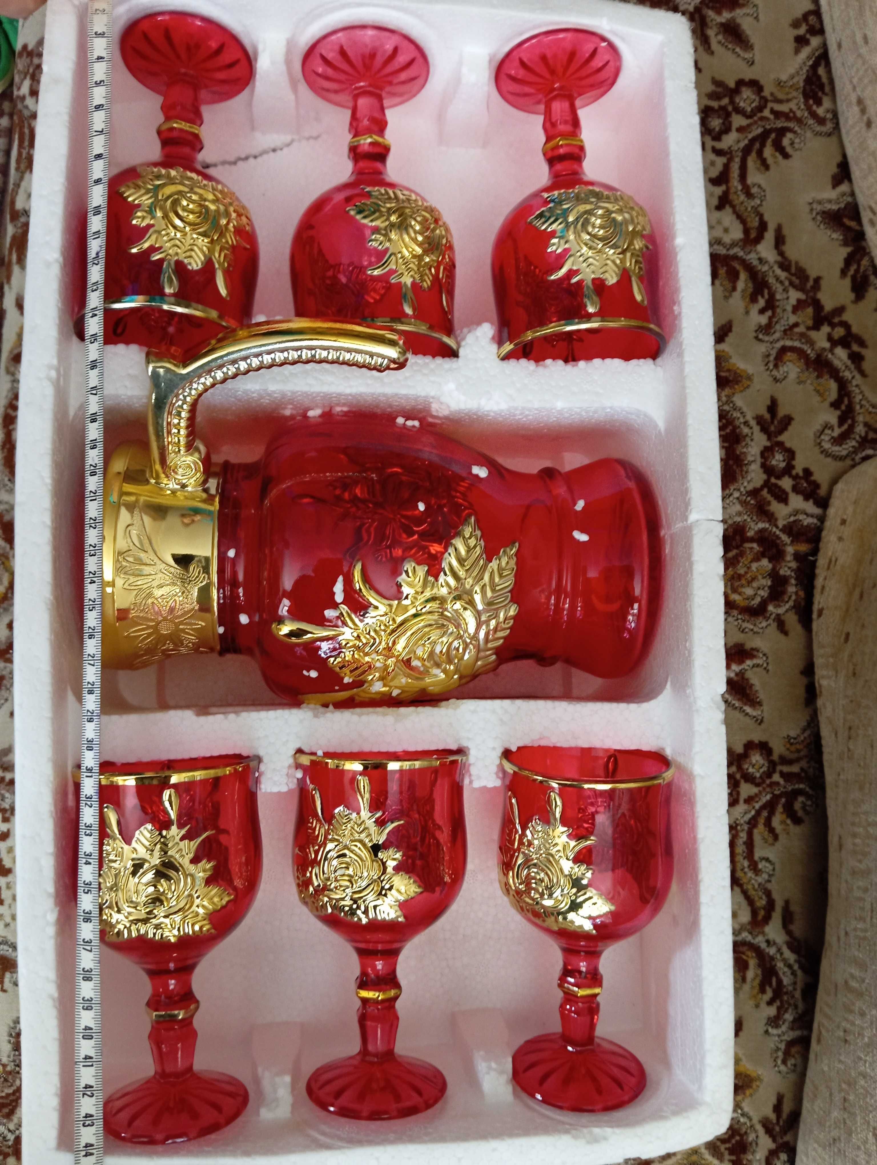 Бокалы, фужеры, чайник , сахарница
