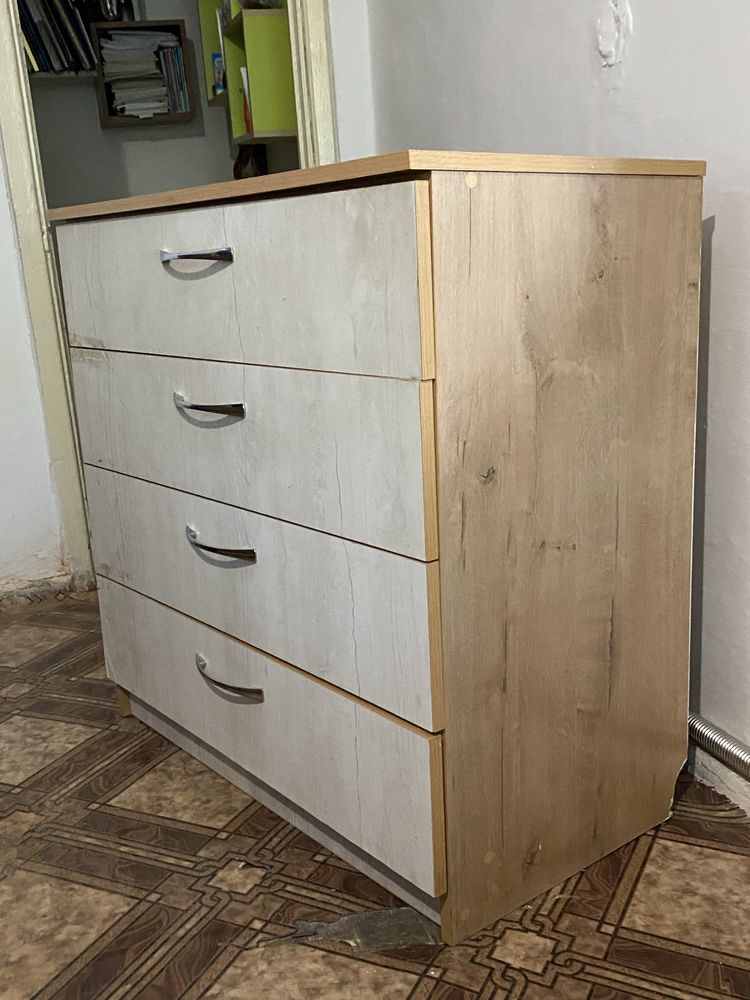 Продам комод — 4 ящика, хорошее состояние.