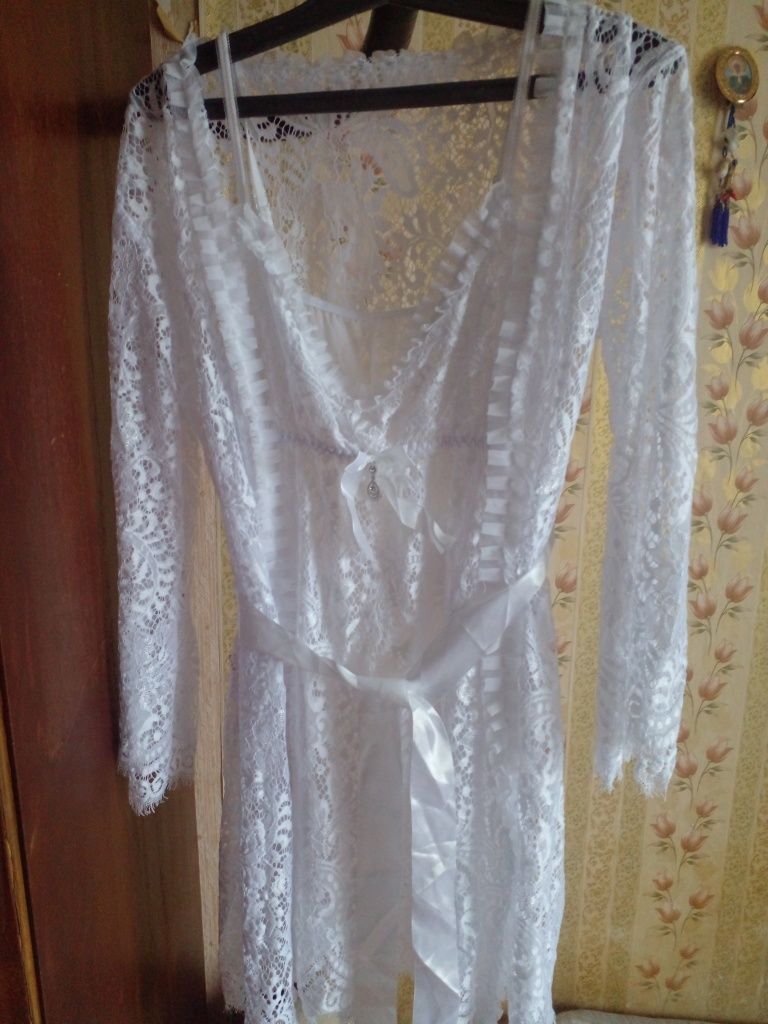 Продам новый пеньар с халатом