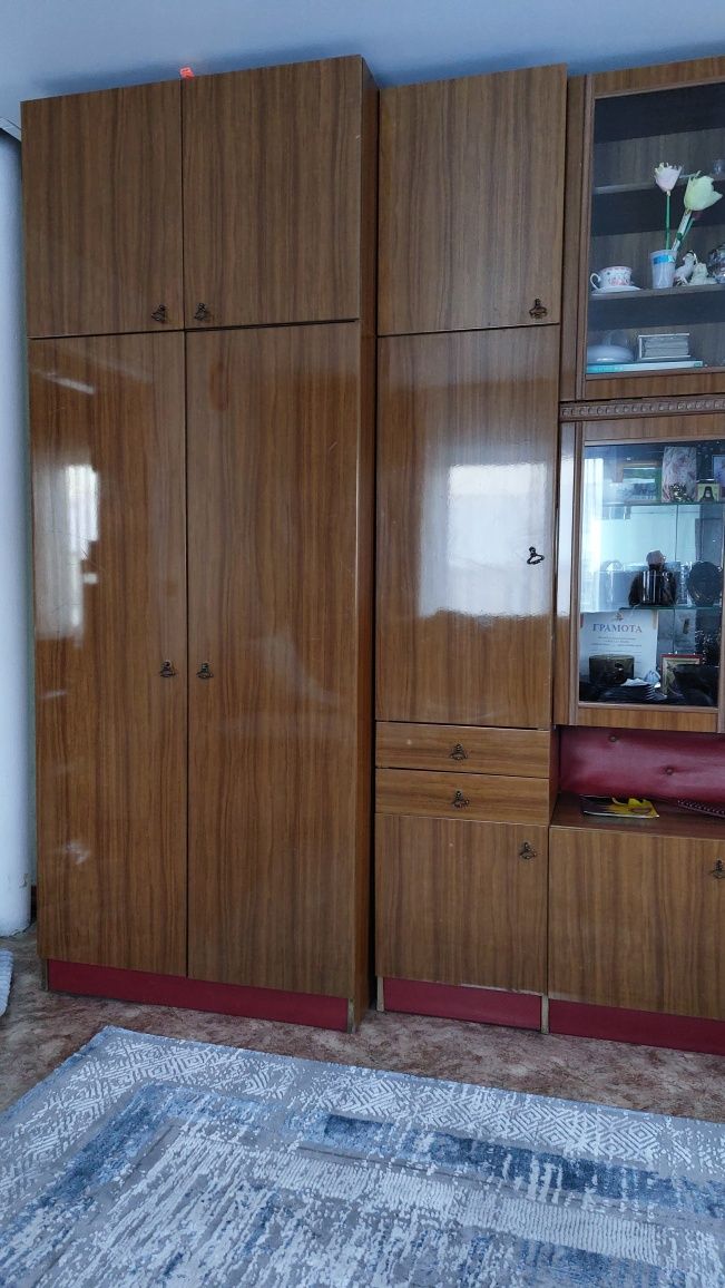 Продам стенку для гостиной.