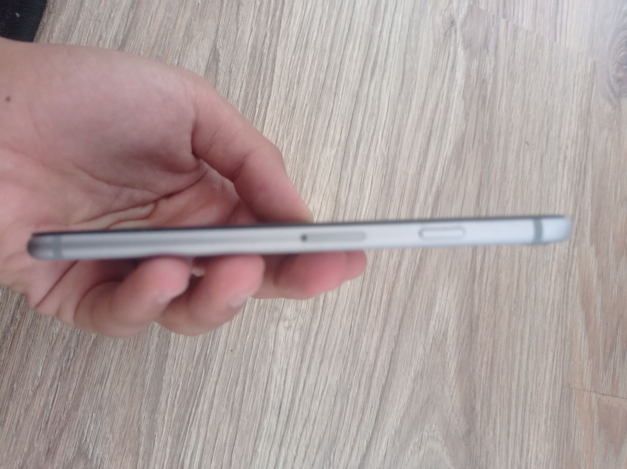 Продаю телефон iPhone 6