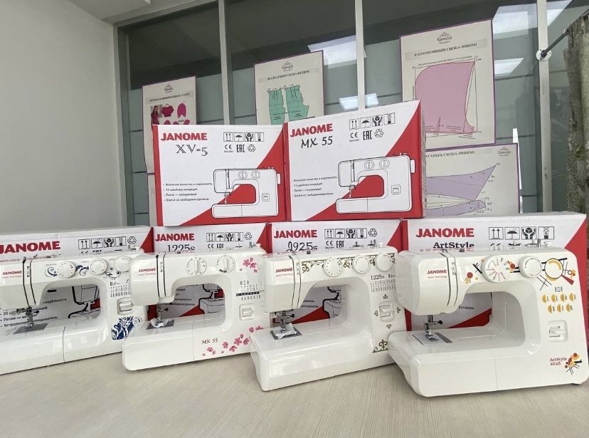 Продается швейная машина Janome ArtStyle 4045!
