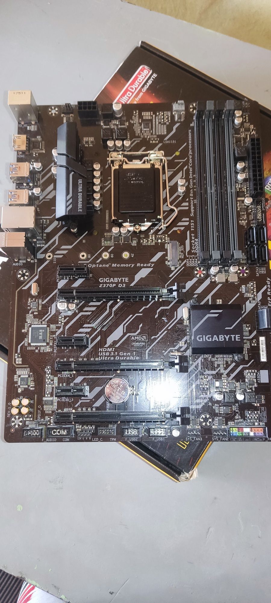 Продам игровую материнскую плату gigabyte