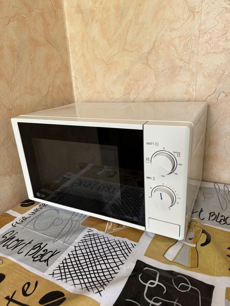 Продам микровалновку  LG