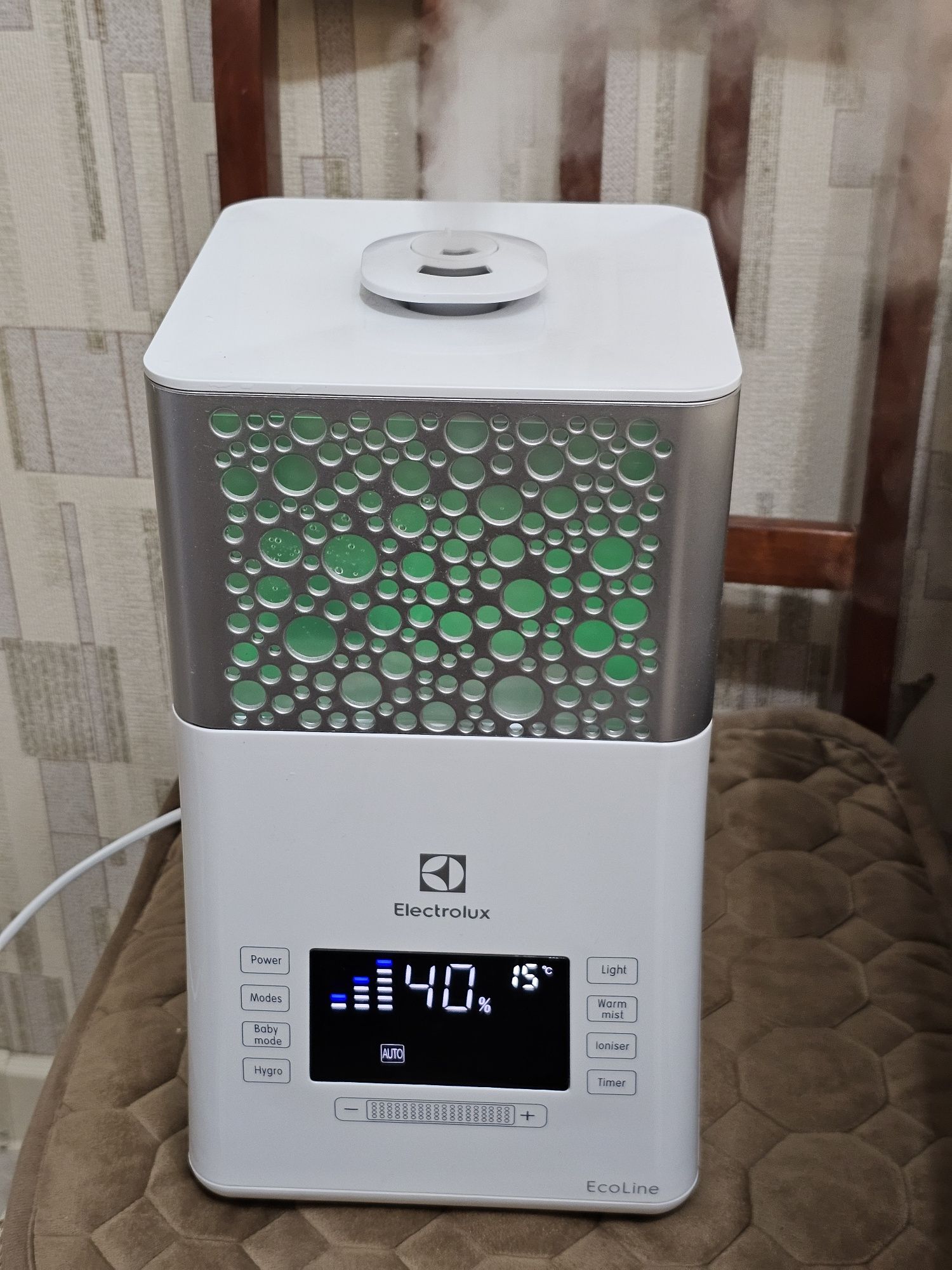 Увлажнитель воздуха Electrolux EHU-3715D