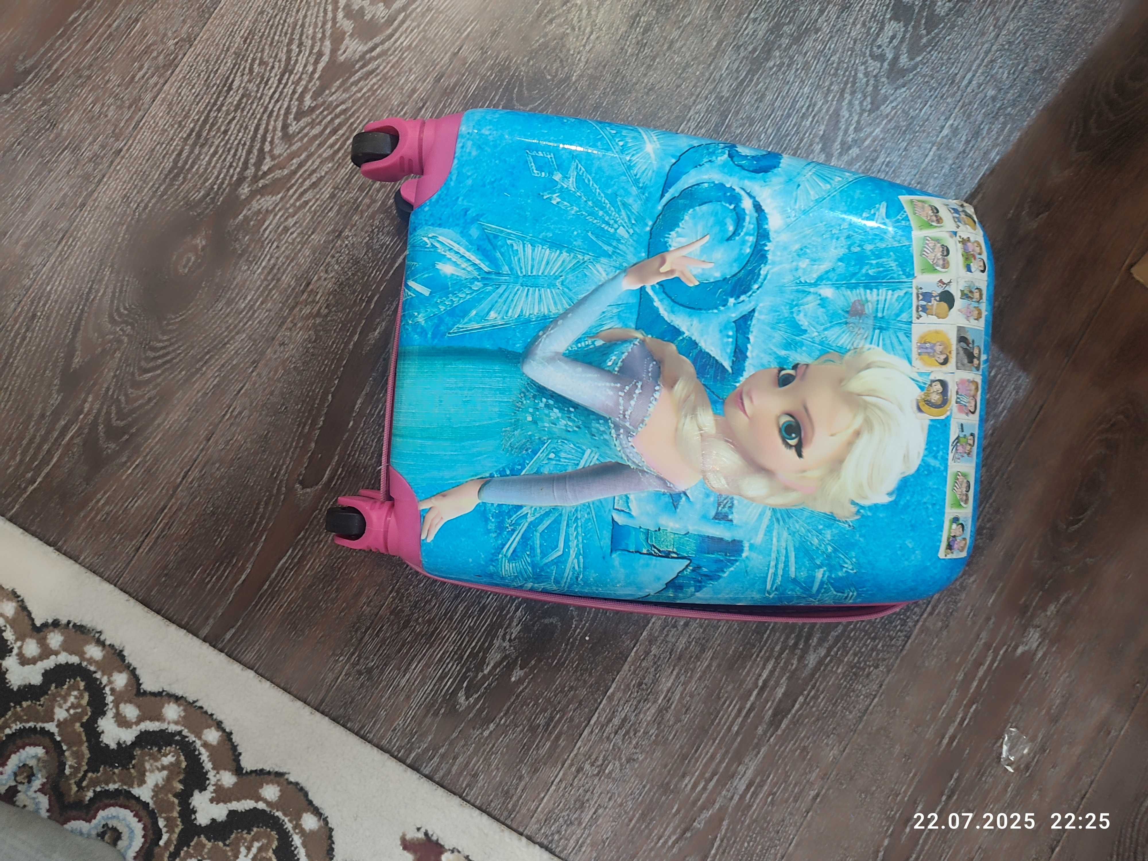 продам чемодан детский