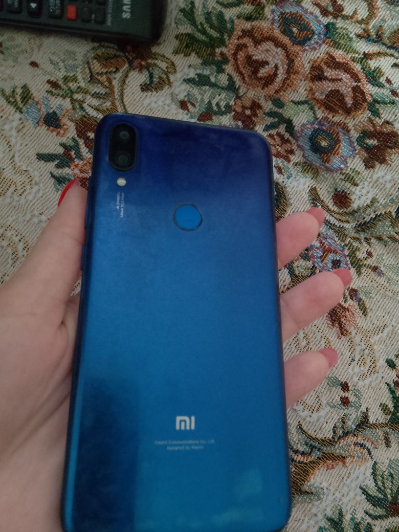 Срочно продам смартфон Xiaomi
