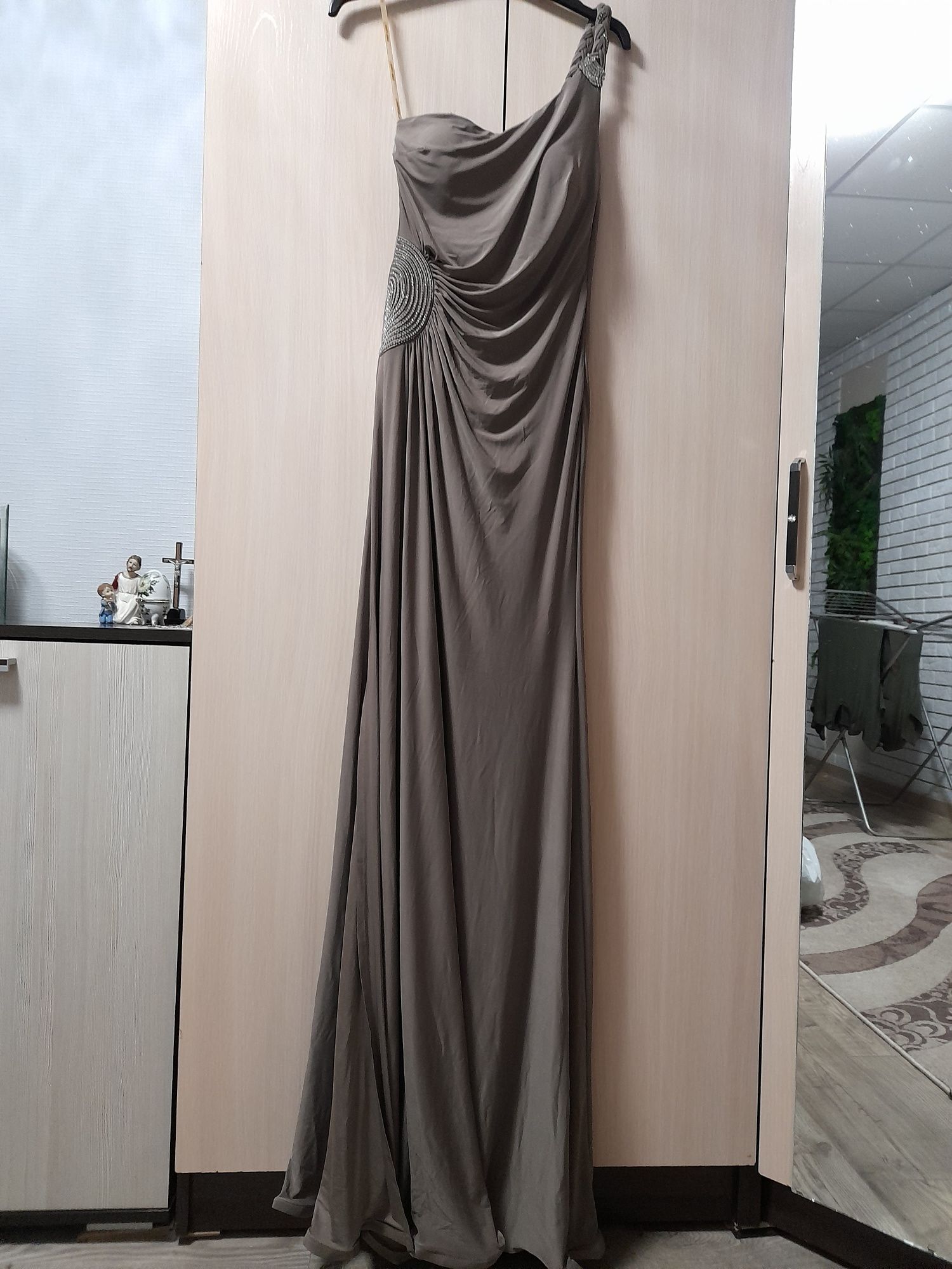 Вечернее красивое платье
