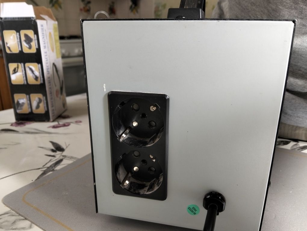 Стабилизатор VOLTA AVR PRO 1500 нерабочий