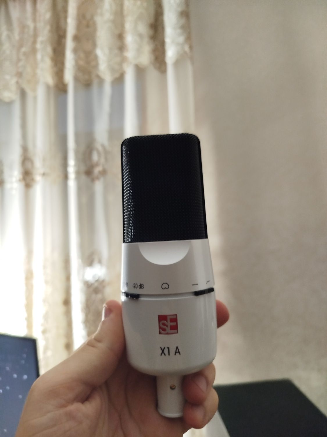 Продам микрофон SE Electronics X1 A