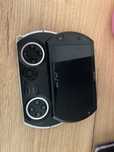рабочий psp go имеются игры