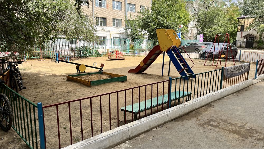 Продам 1км кв по ул. Сатпаева.