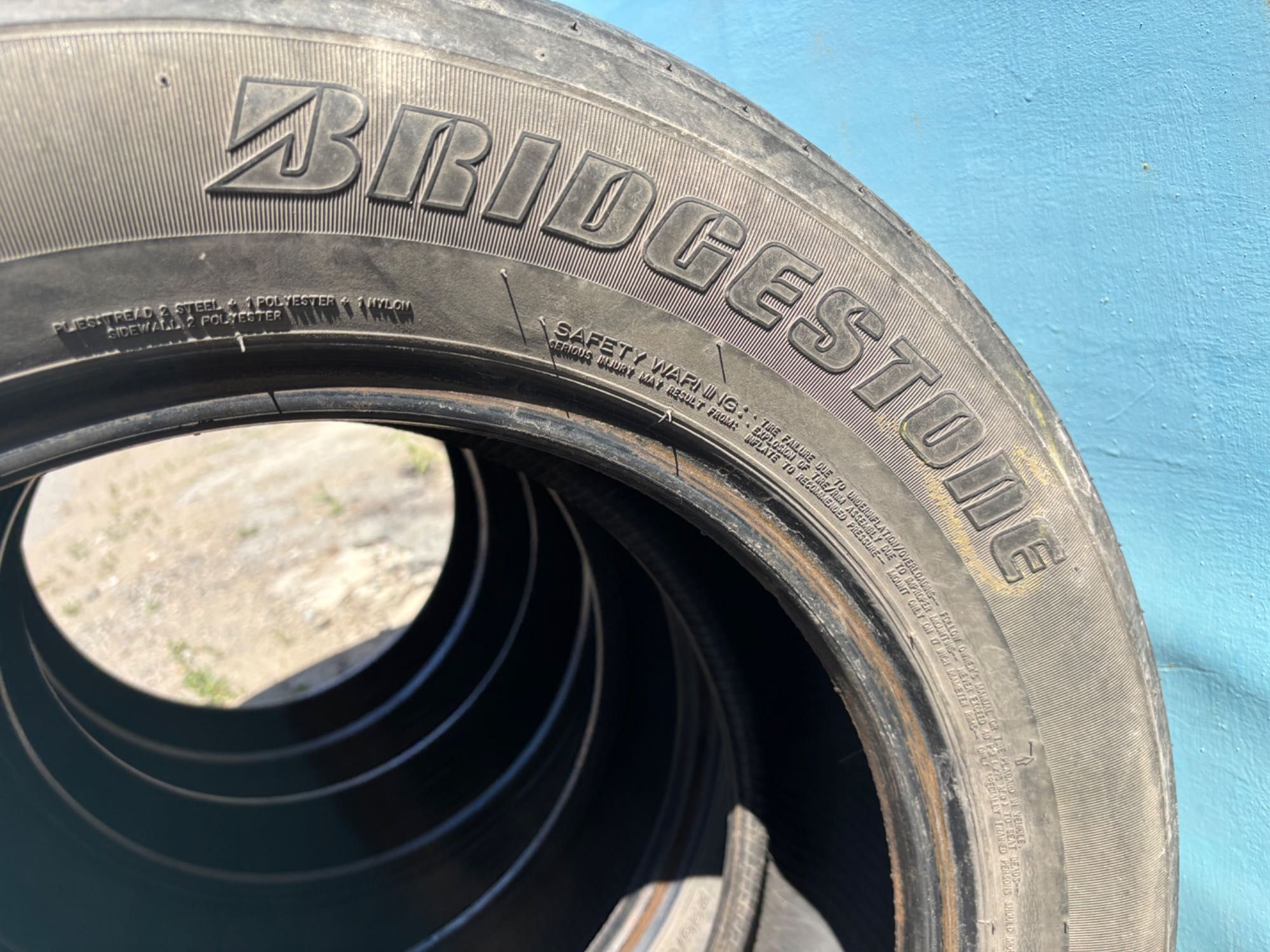 Продам шины летние BRIDGESTONE DUELER H/T 687 225/65 R17