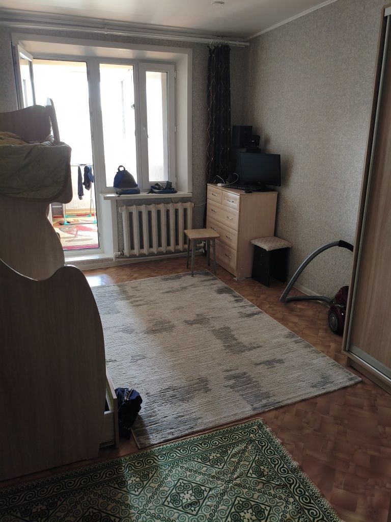 Продам трёхкомнатную квартиру металлургов 15/1