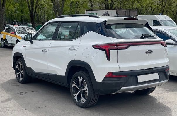 Kроссовер JAC S4