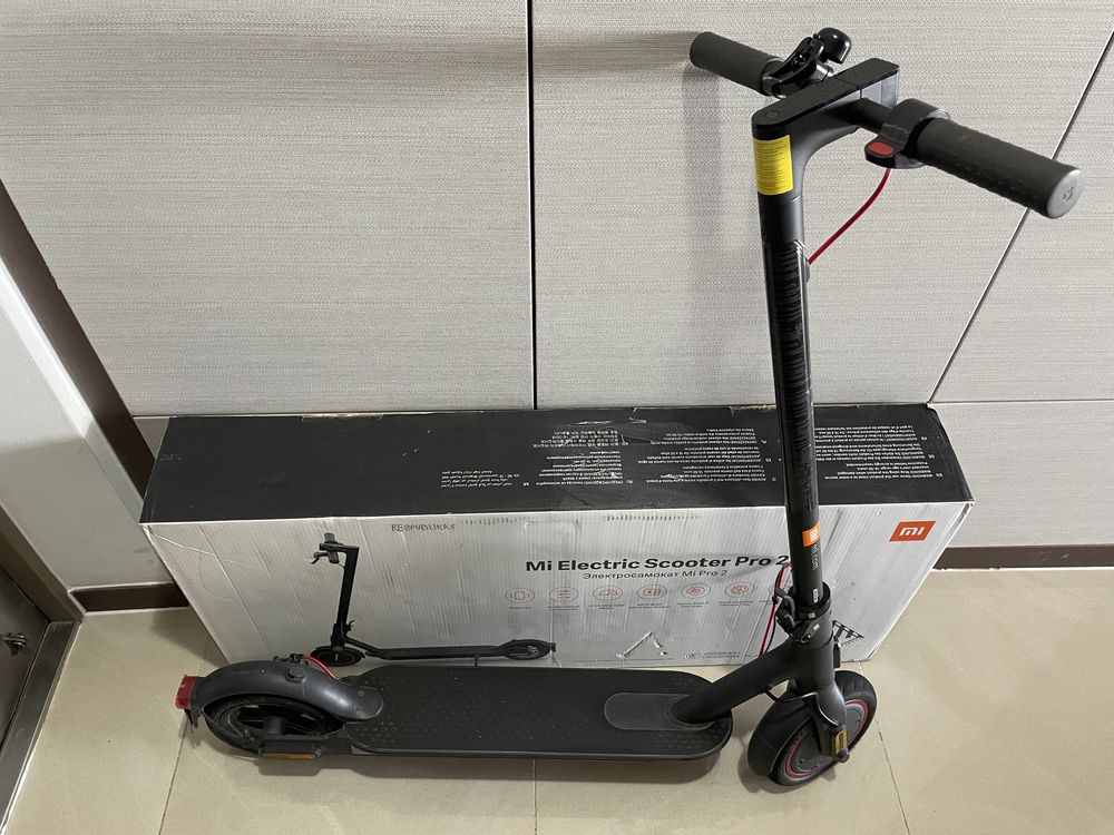 Продам электросамокат Xiaomi Electric Scooter PRO 2