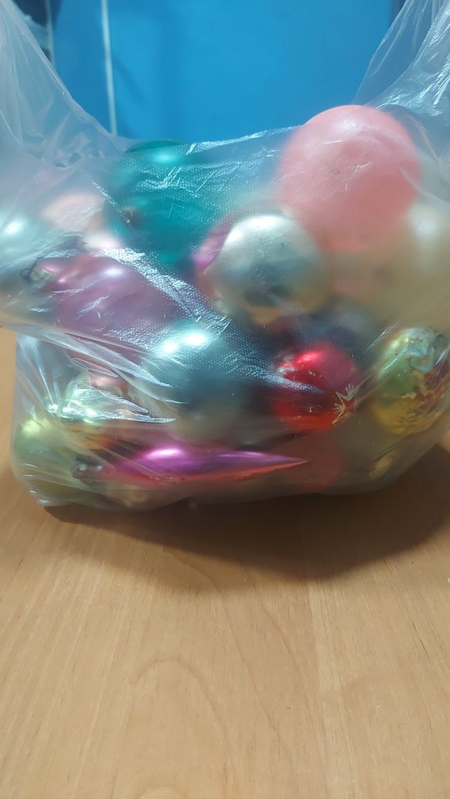 Продам старые елочные игрушки.