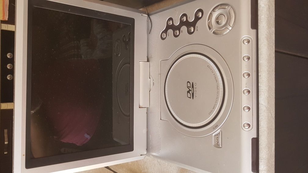 Продам DVD, CD, плеер с телевизором.