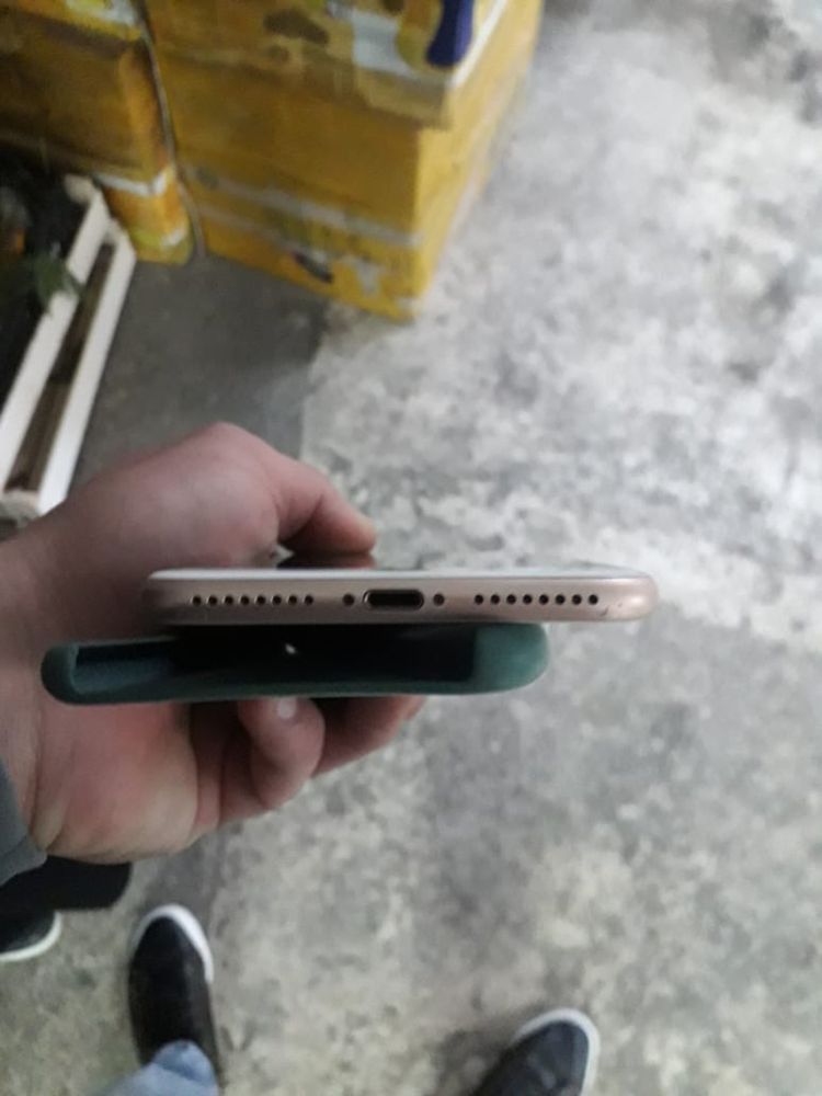 Apple 8+64 ГБ….