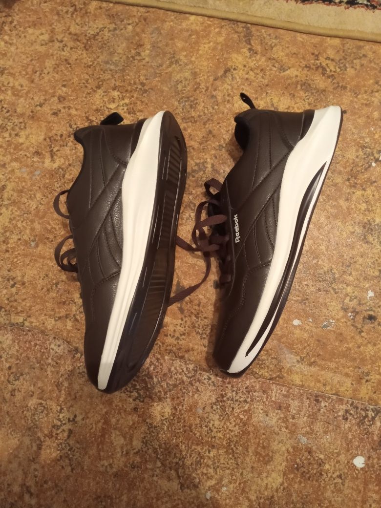 Продам кроссовки "Reebok"