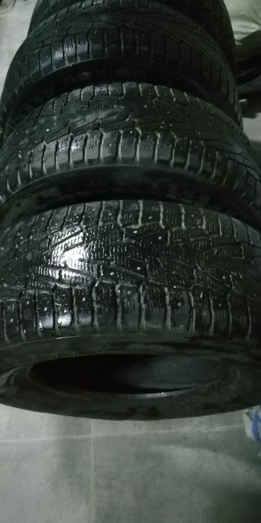 Продам резины 285/60 R18