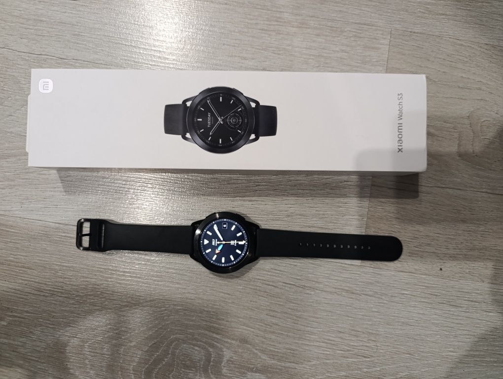 Продам : 1) Apple watch se 2) Xiaomi watch s3
