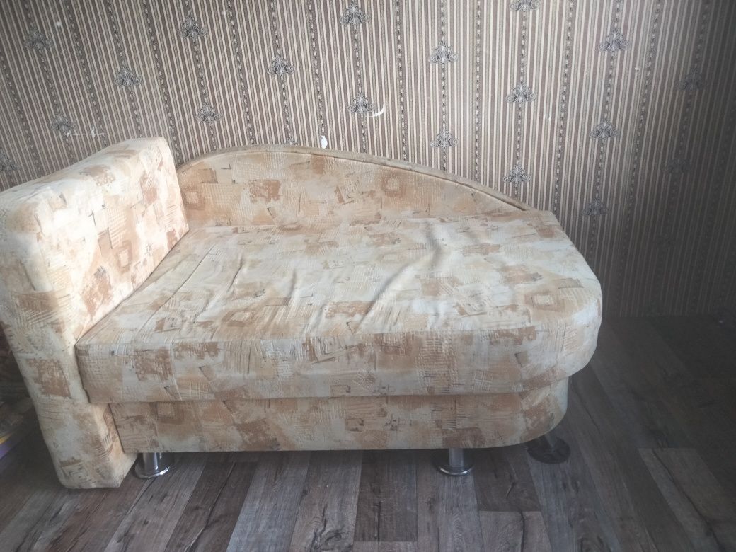 Продам диванчик детский