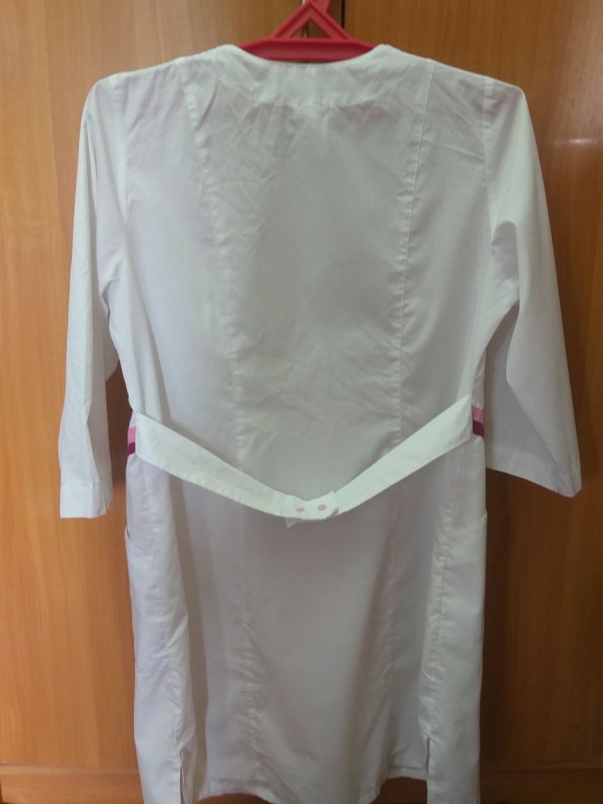 Продам мед. одежду Р48