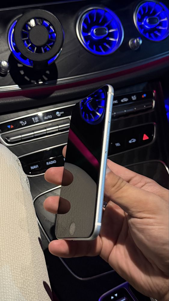 iPhone SE 2020 2 поколение