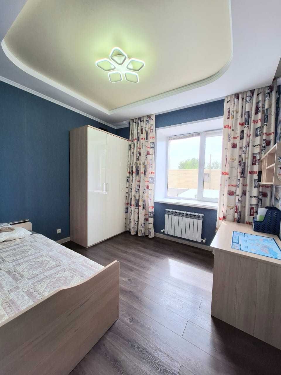 Продаётся 3 комн. квартира, район памятника Маншук Маметовой