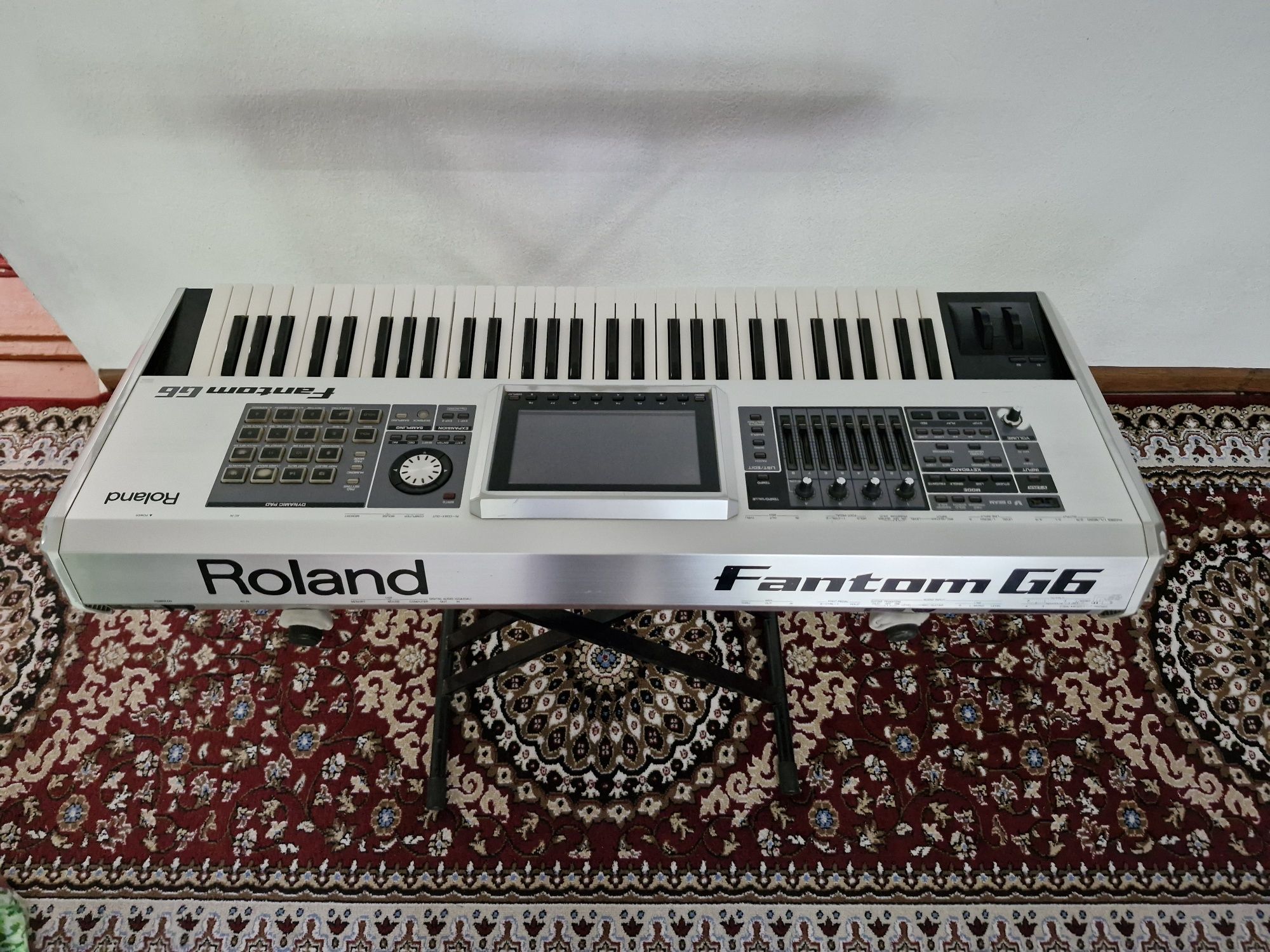 Синтезатор ROLAND Fanton G6