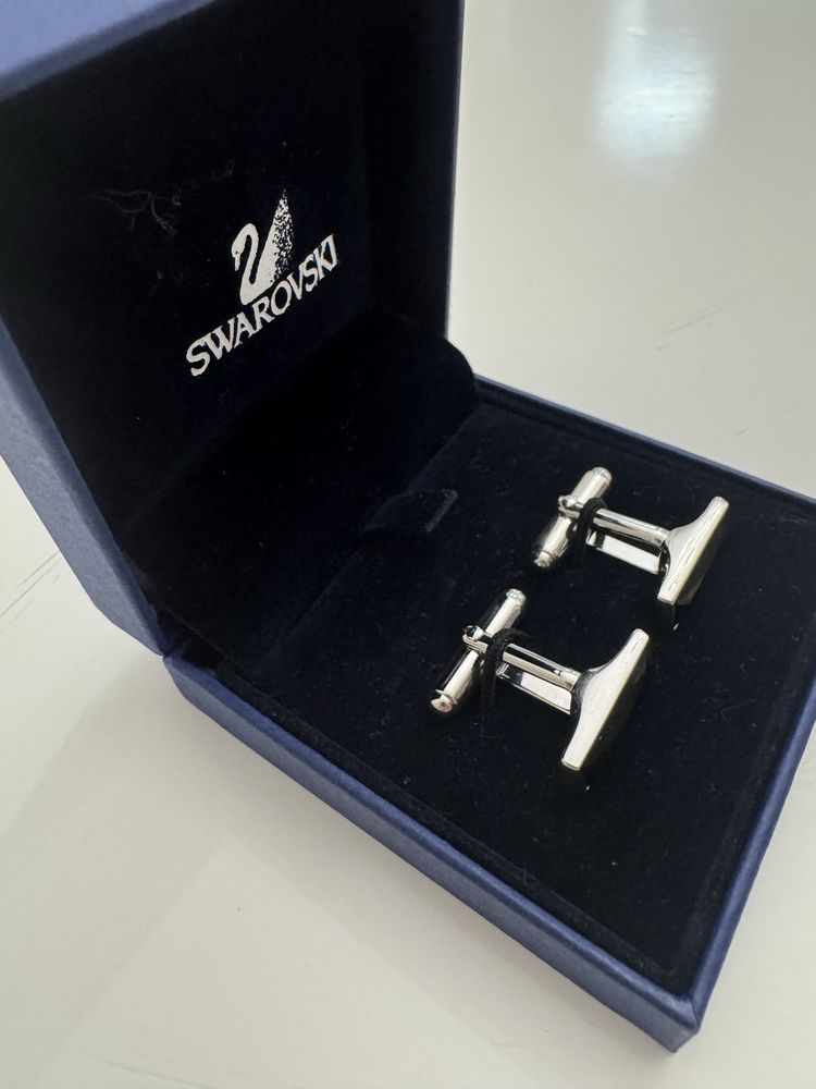 Продам запонки Swarovski