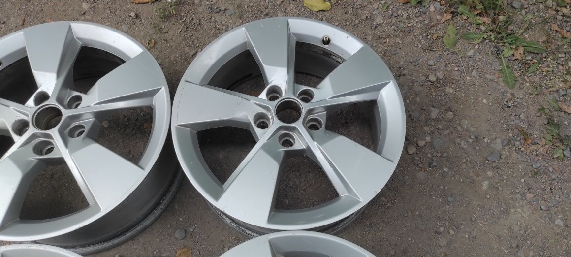 Комплект оригинальных дисков R17_5*112_et45_7j. Skoda. Vw. Audi.
