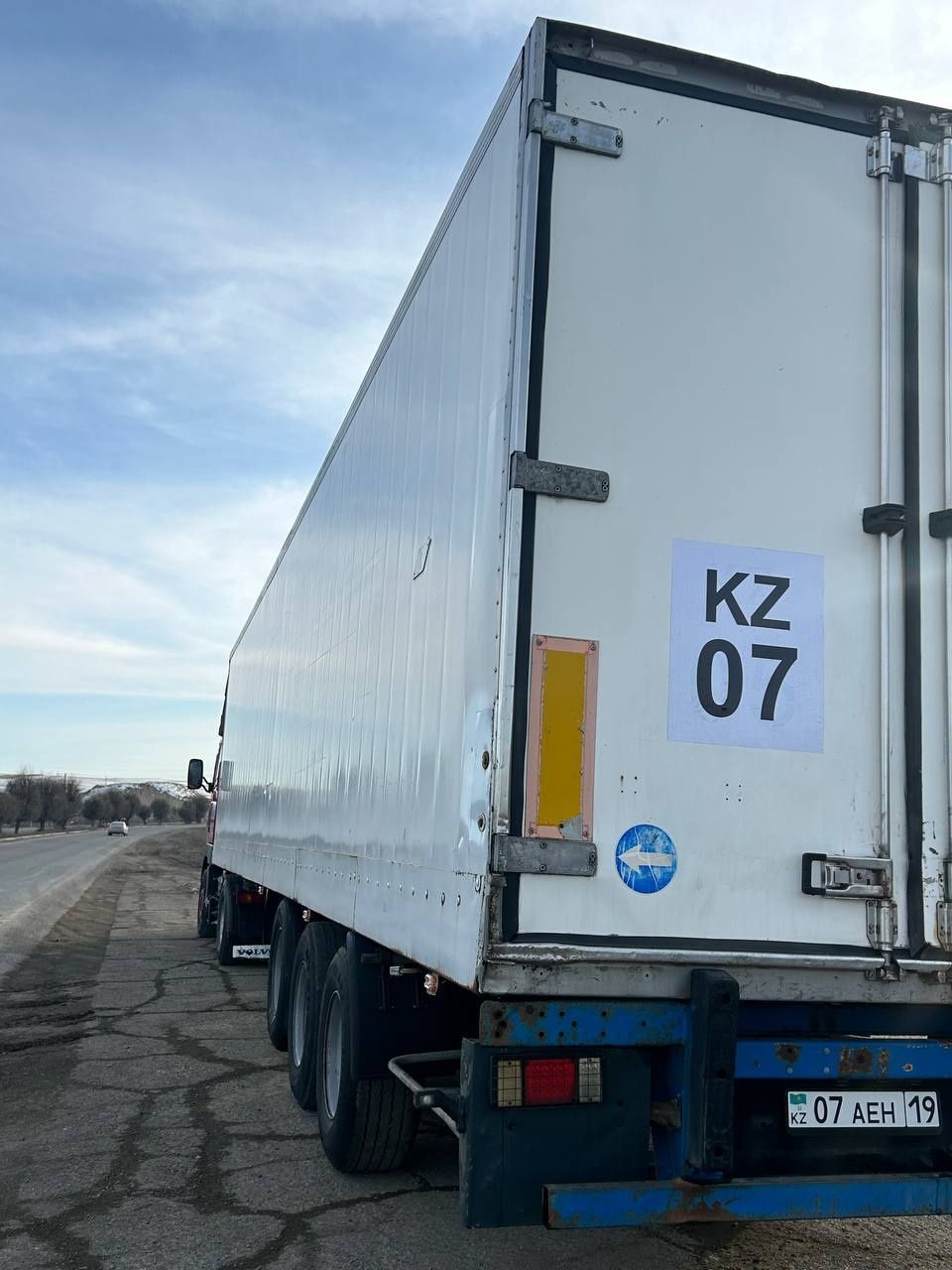 Продам тягач в сцепке Volvo FH12