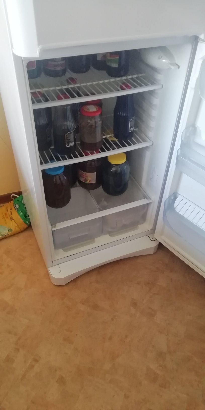 Продам холодильник Индезит