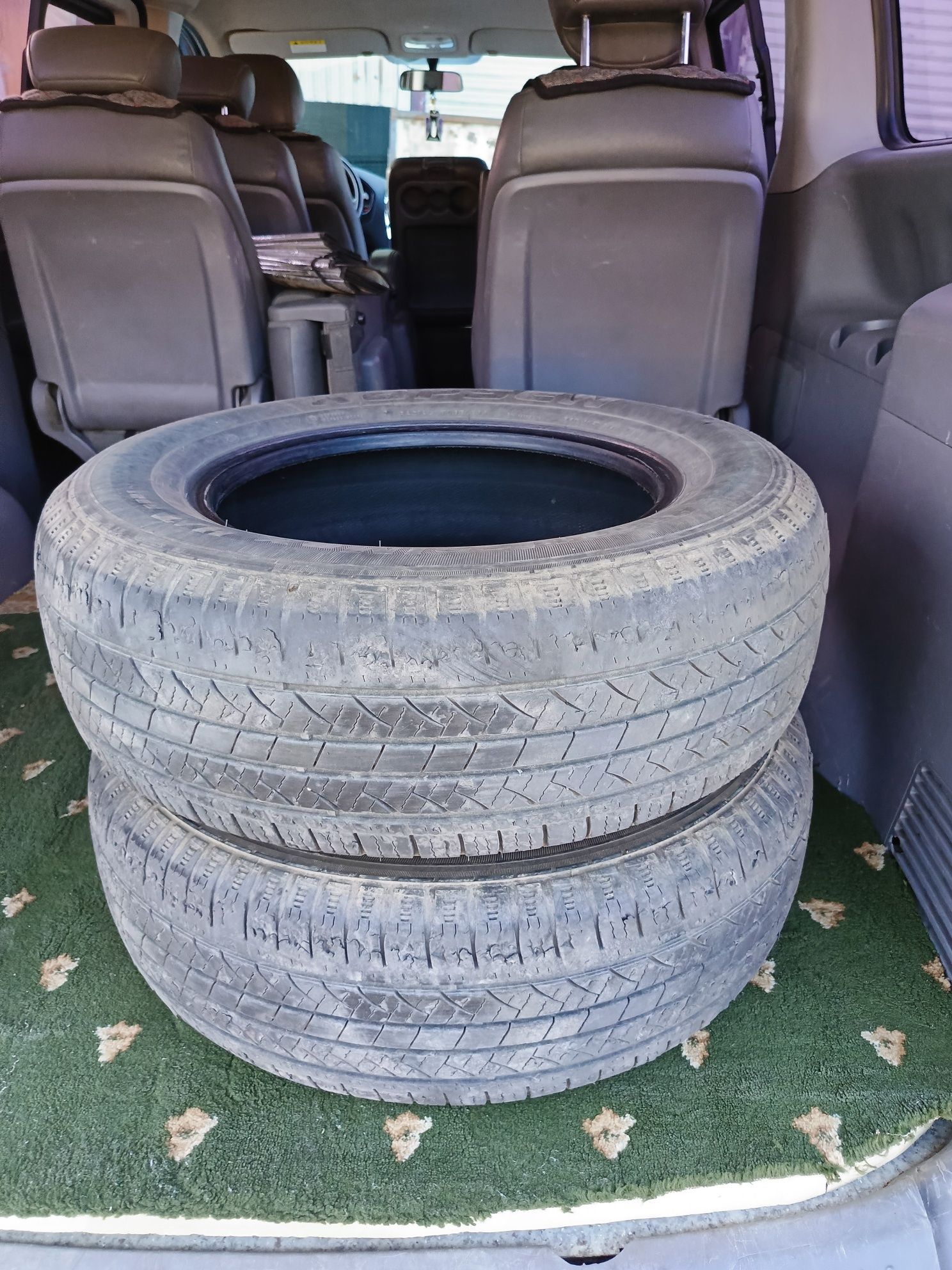 Продам резину 215/70R16