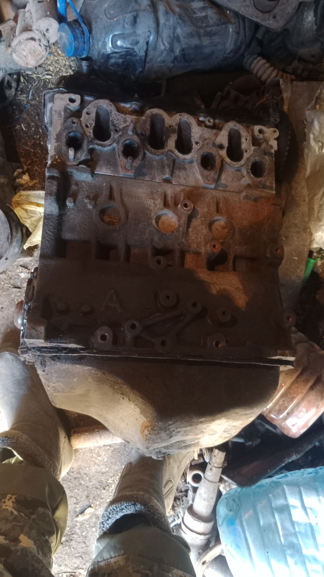 Продам двигатель Ауди 80 1.8