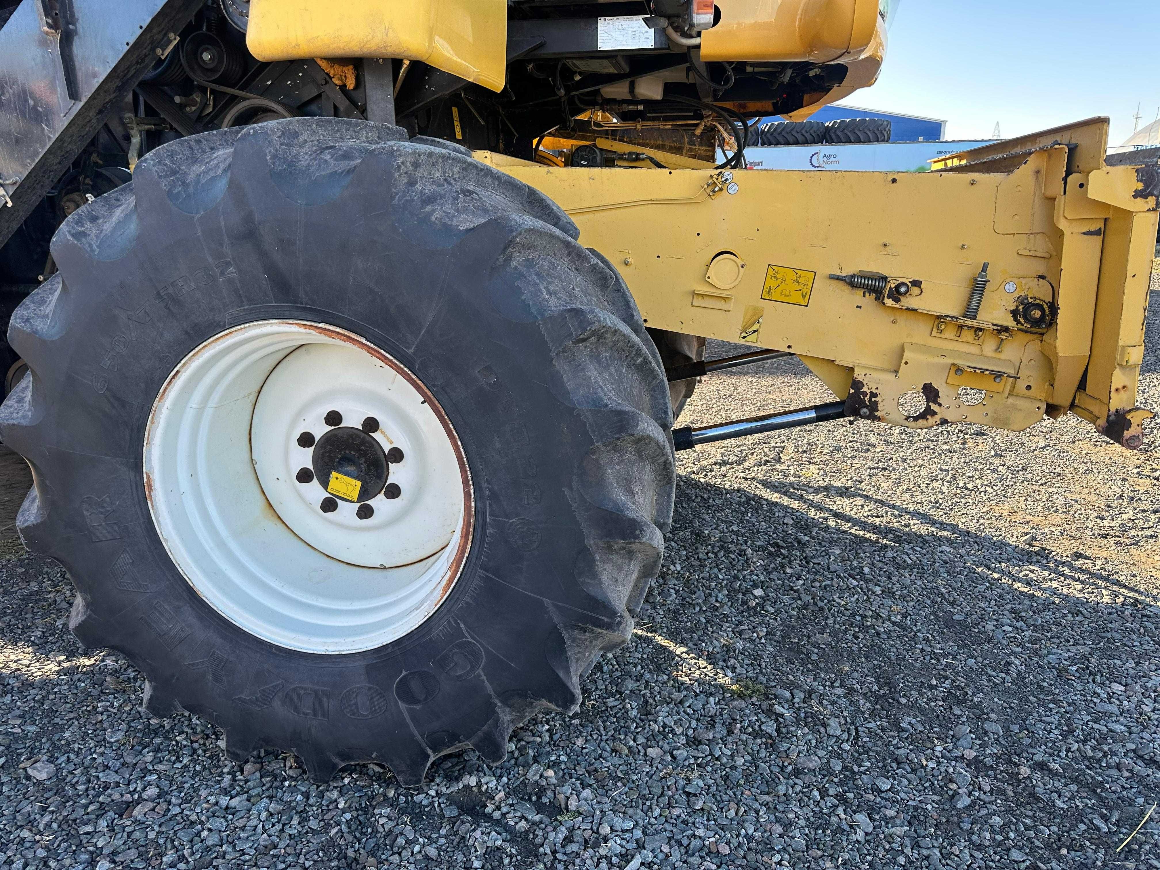 Продается зерноуборочный комбайн New Holland CS6050