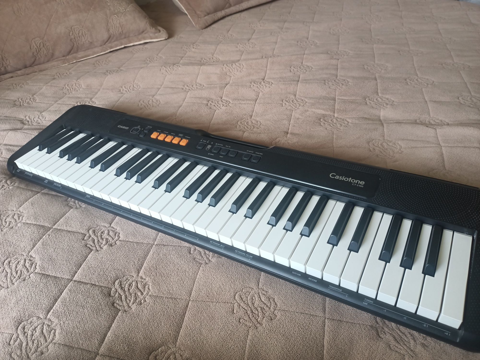 Синтезатор CASIO CT-S100C7 черный